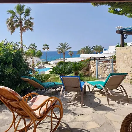 Villa Margo By The Sea Paphos Exterior photo